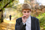 Zákaz, nebo domluva aneb Co zabrání dětem kouřit?